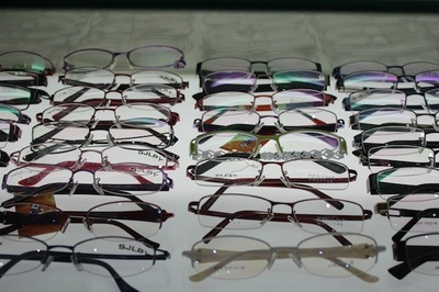 睛亮眼鏡 流行券與精準(zhǔn)營(yíng)銷(xiāo)推動(dòng)廈門(mén)眼鏡銷(xiāo)售新潮流